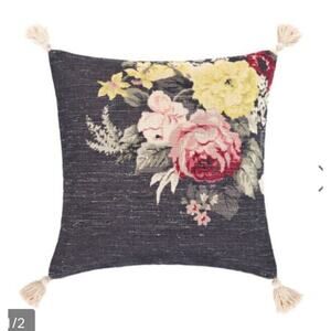 Surya Pillow Covers NWT 22x22 Set Of 2 Muted Floral Cottage BOHO tasseled Zip